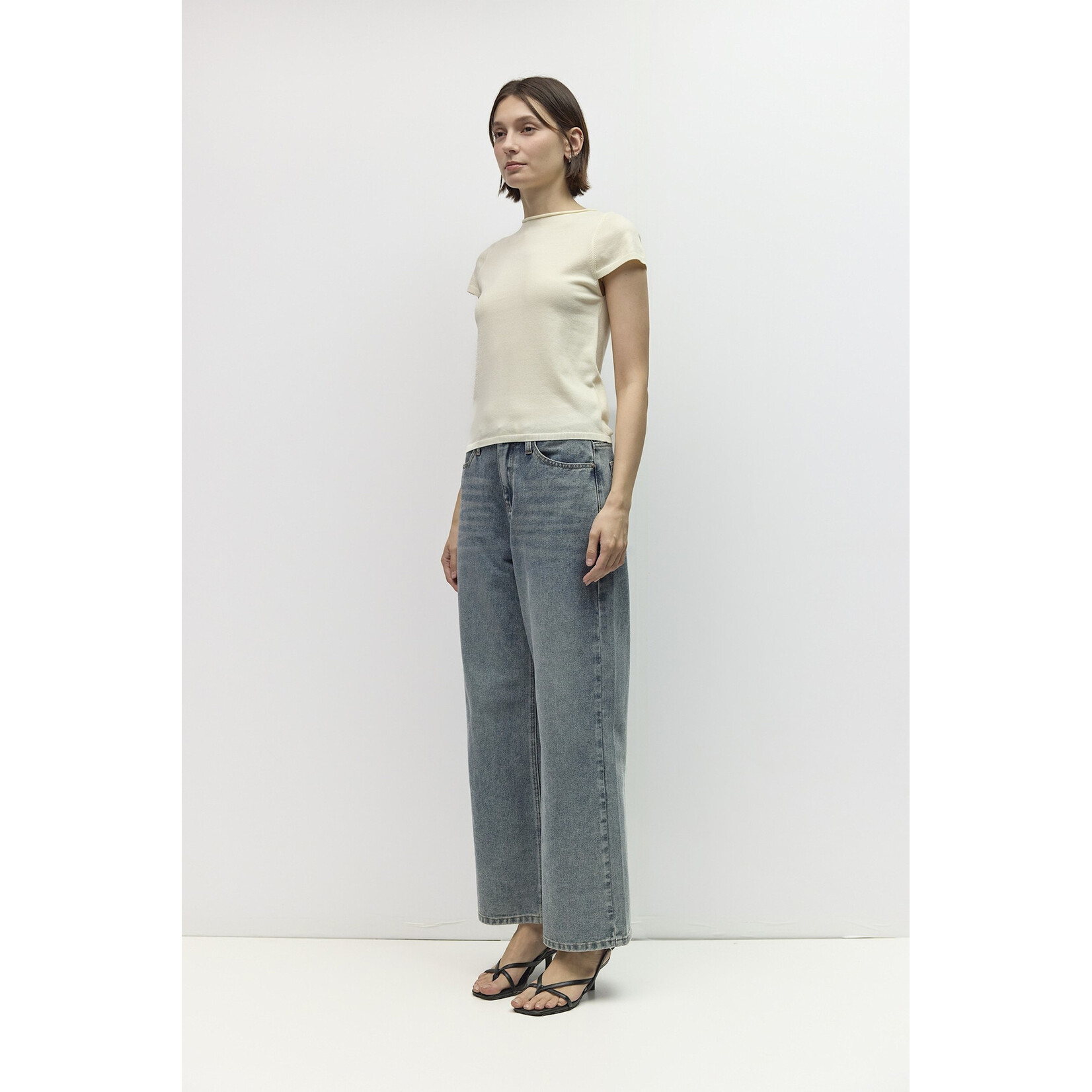 AVAILABLE IN IVORY & OLIVE