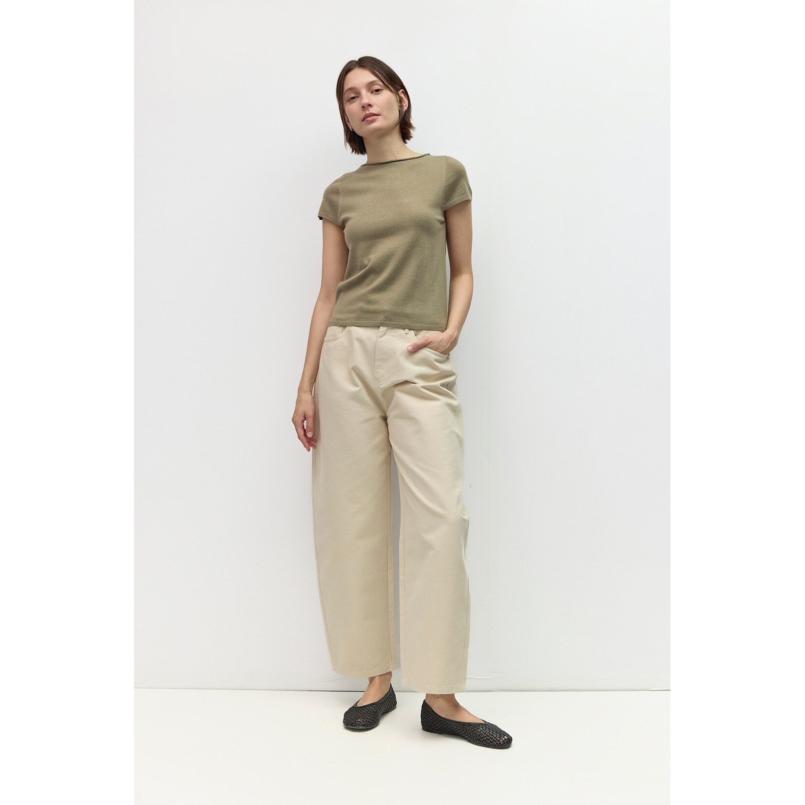 AVAILABLE IN IVORY & OLIVE