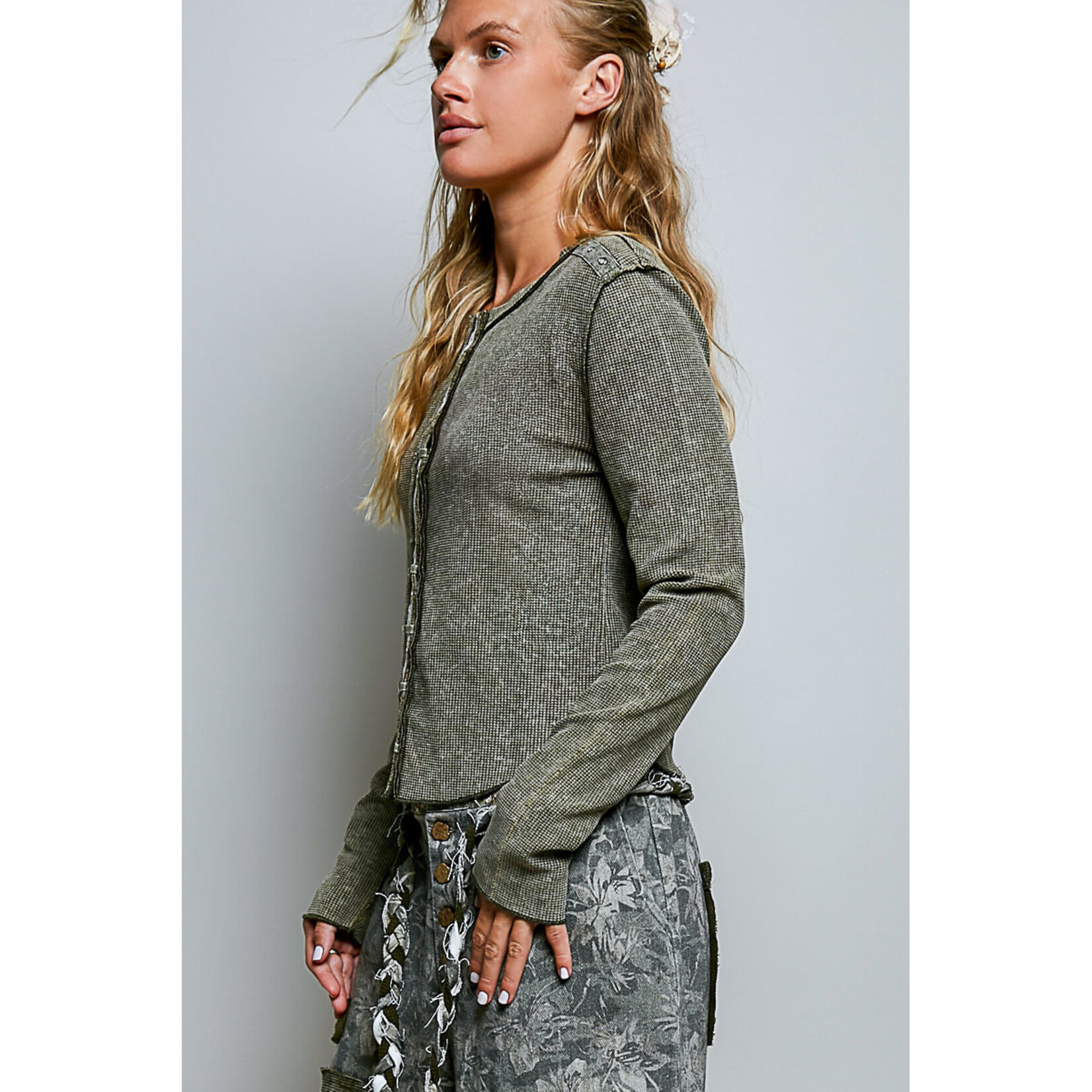 AVAILABLE IN OLIVE AND BLACK
