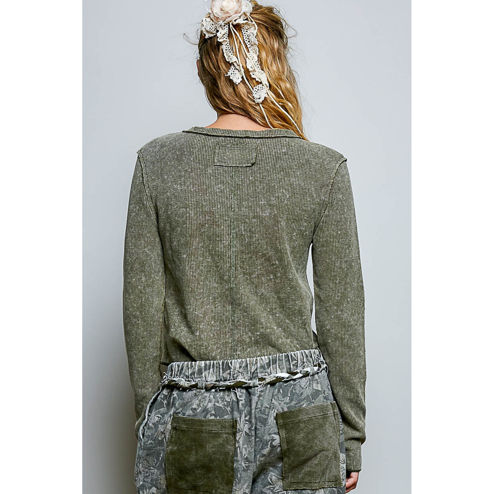 AVAILABLE IN OLIVE AND BLACK