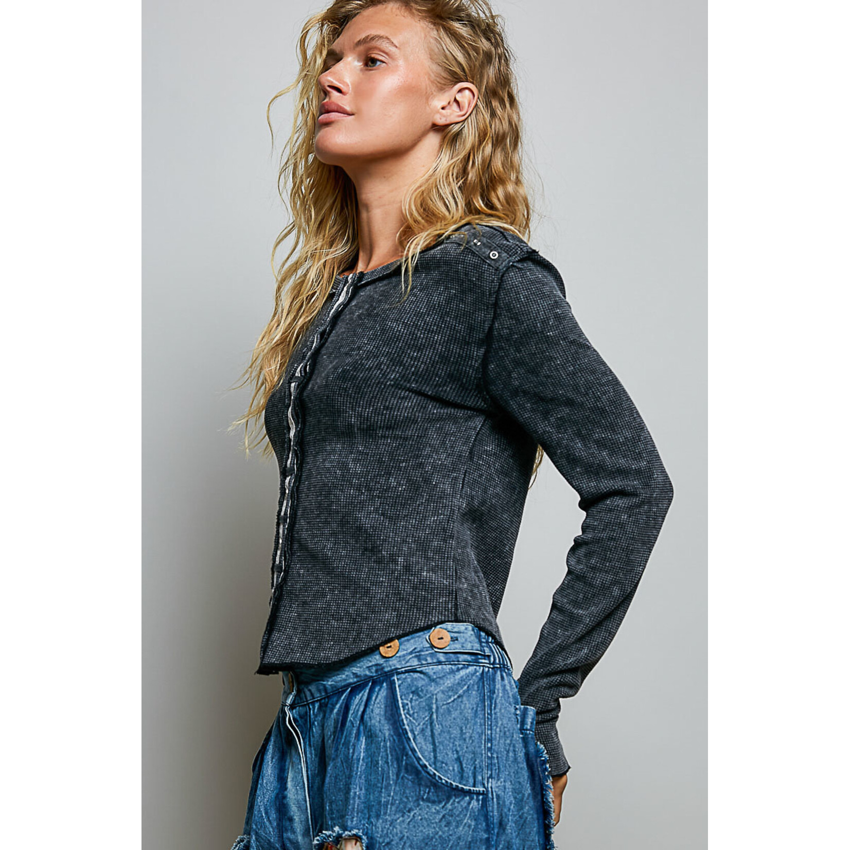 AVAILABLE IN OLIVE AND BLACK