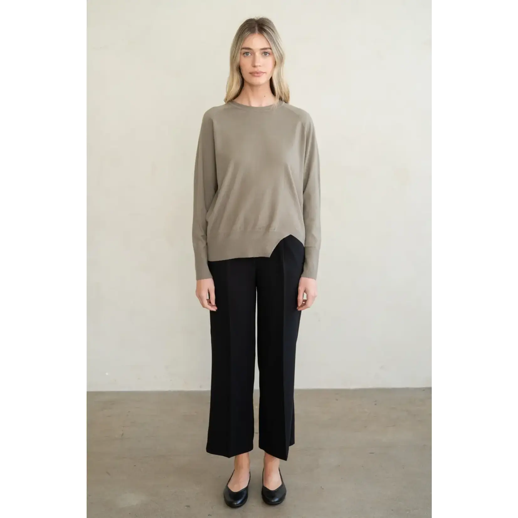 AVAILABLE IN BLACK AND CHARCOAL