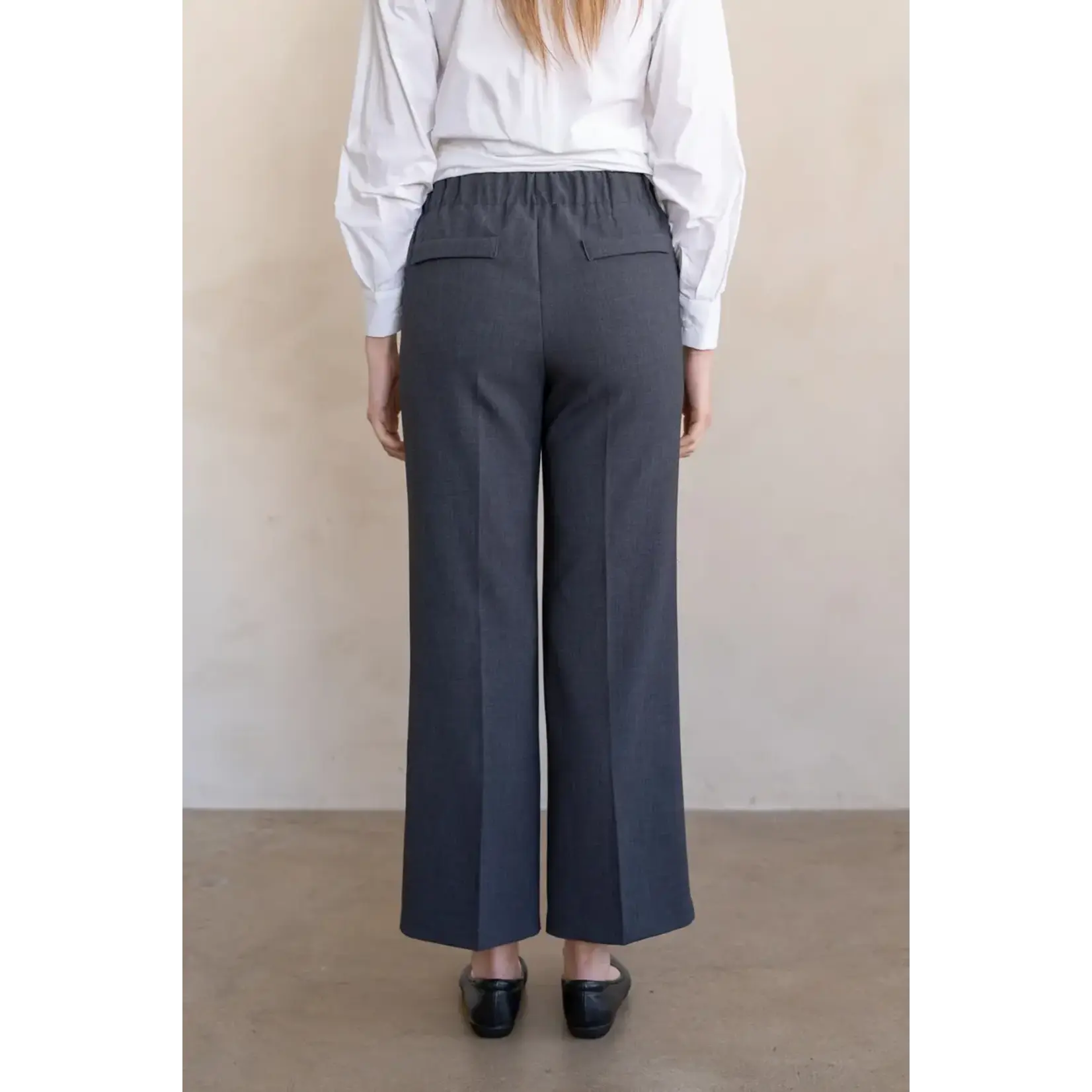 AVAILABLE IN BLACK AND CHARCOAL