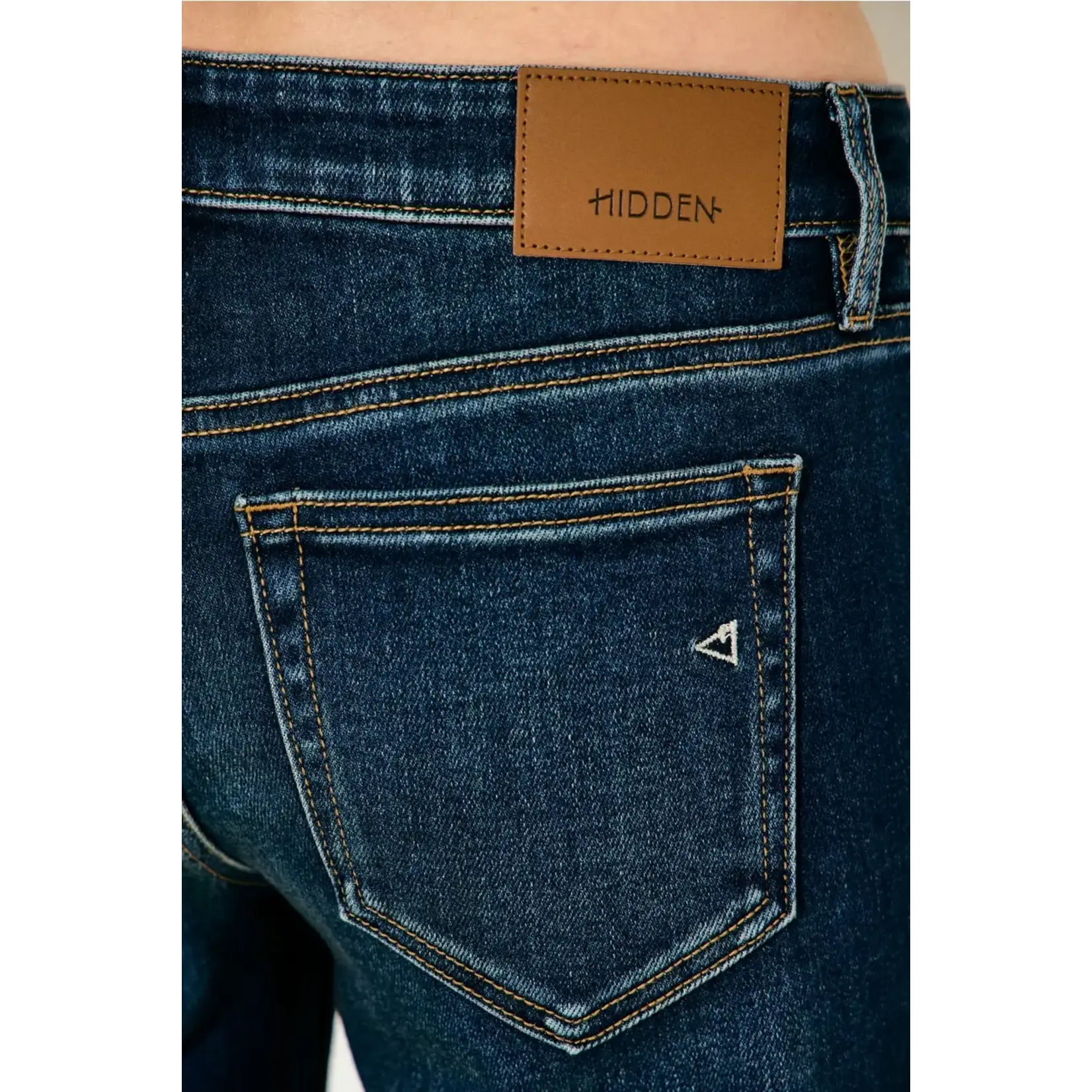 HIDDEN HIDDEN LOW RISE HAPPI COMFORT FLARE