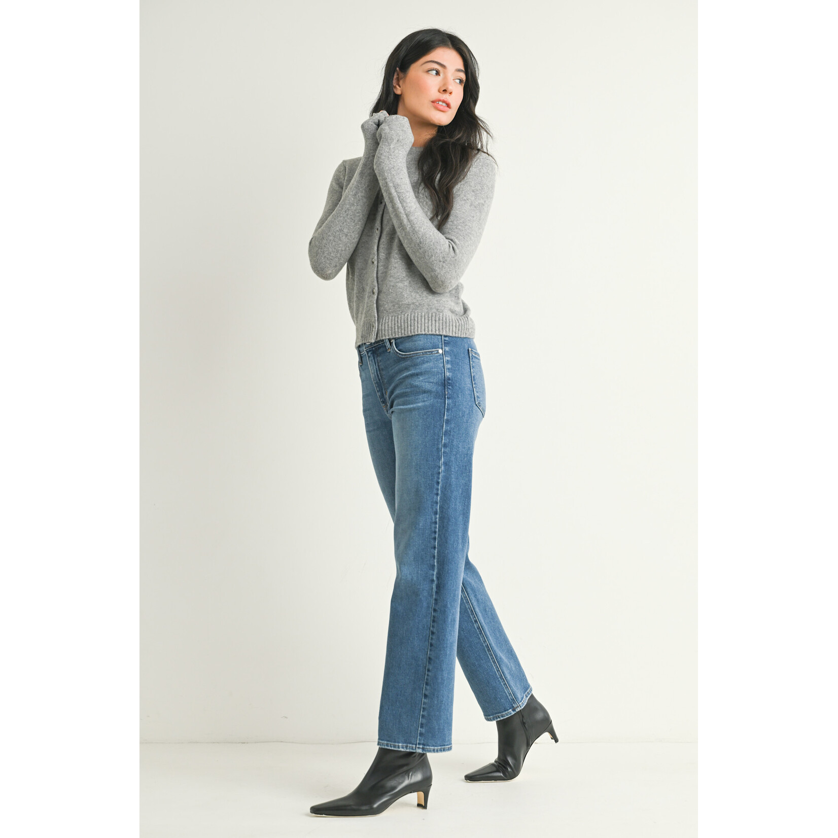Just black denim/just usa JUST BLACK DENIM STRETCHY STRAIGHT MEDIUM WASH JEAN