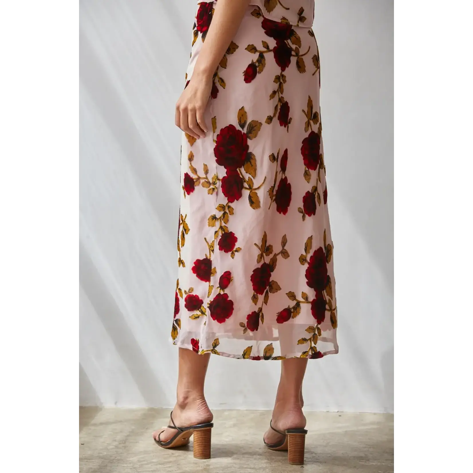 PAIRS WITH OUR ROSANN TOP