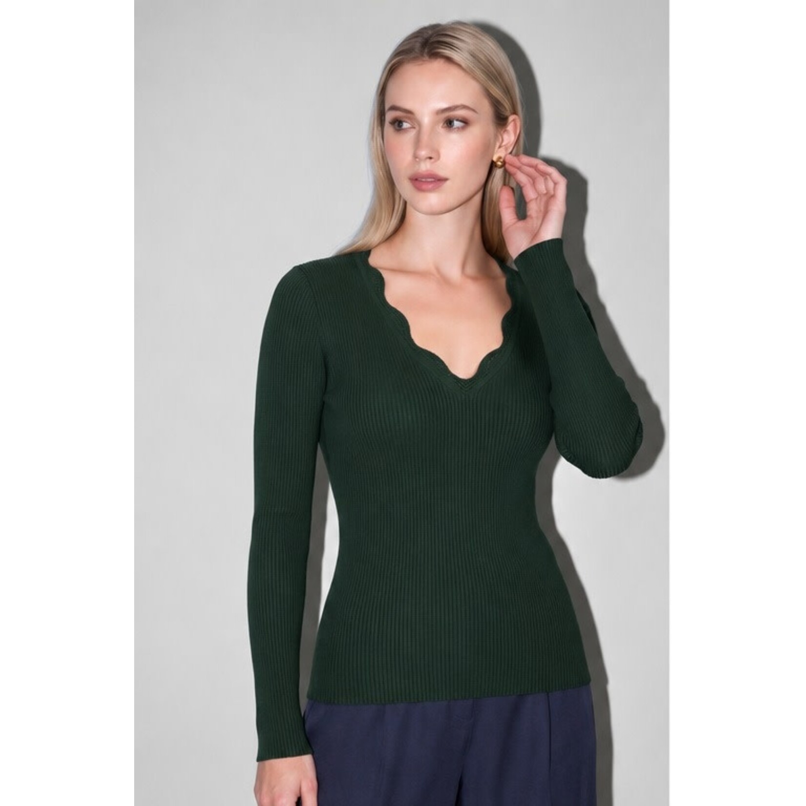 AVAILABLE IN NAVY AND GREEN
