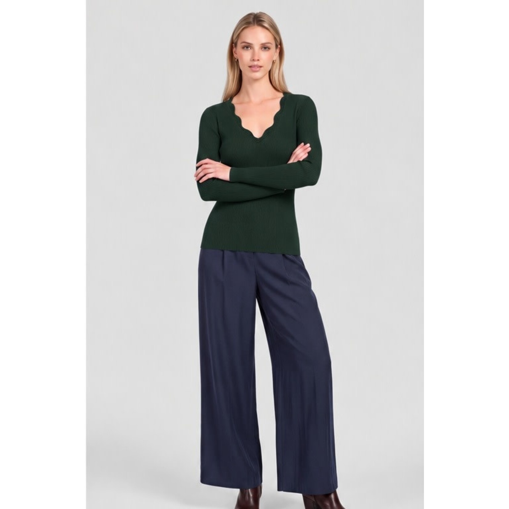 AVAILABLE IN NAVY AND GREEN