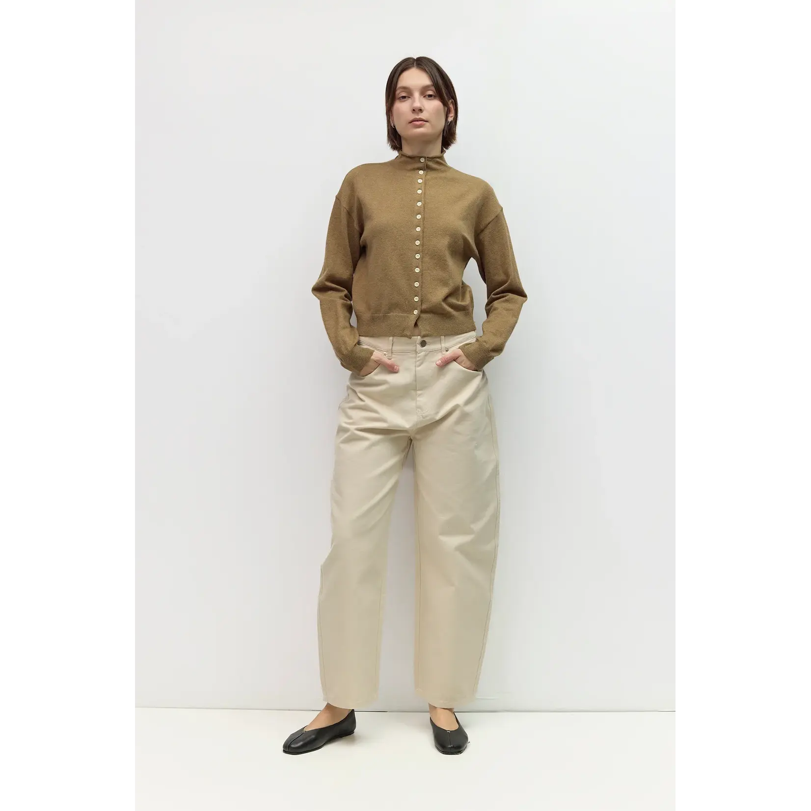 AVAILABLE IN HEATHER TAUPE AND CHARCOAL