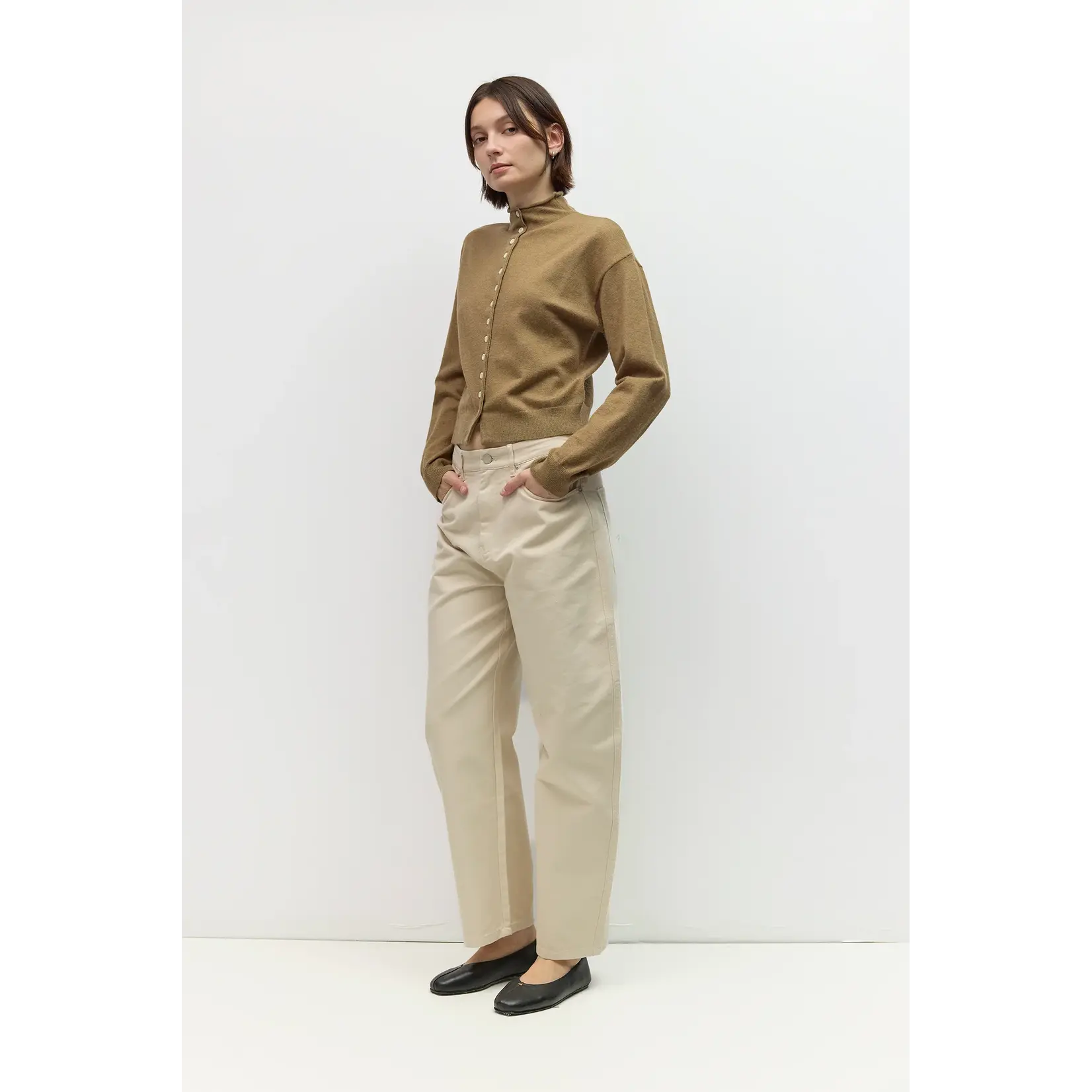 AVAILABLE IN HEATHER TAUPE AND CHARCOAL