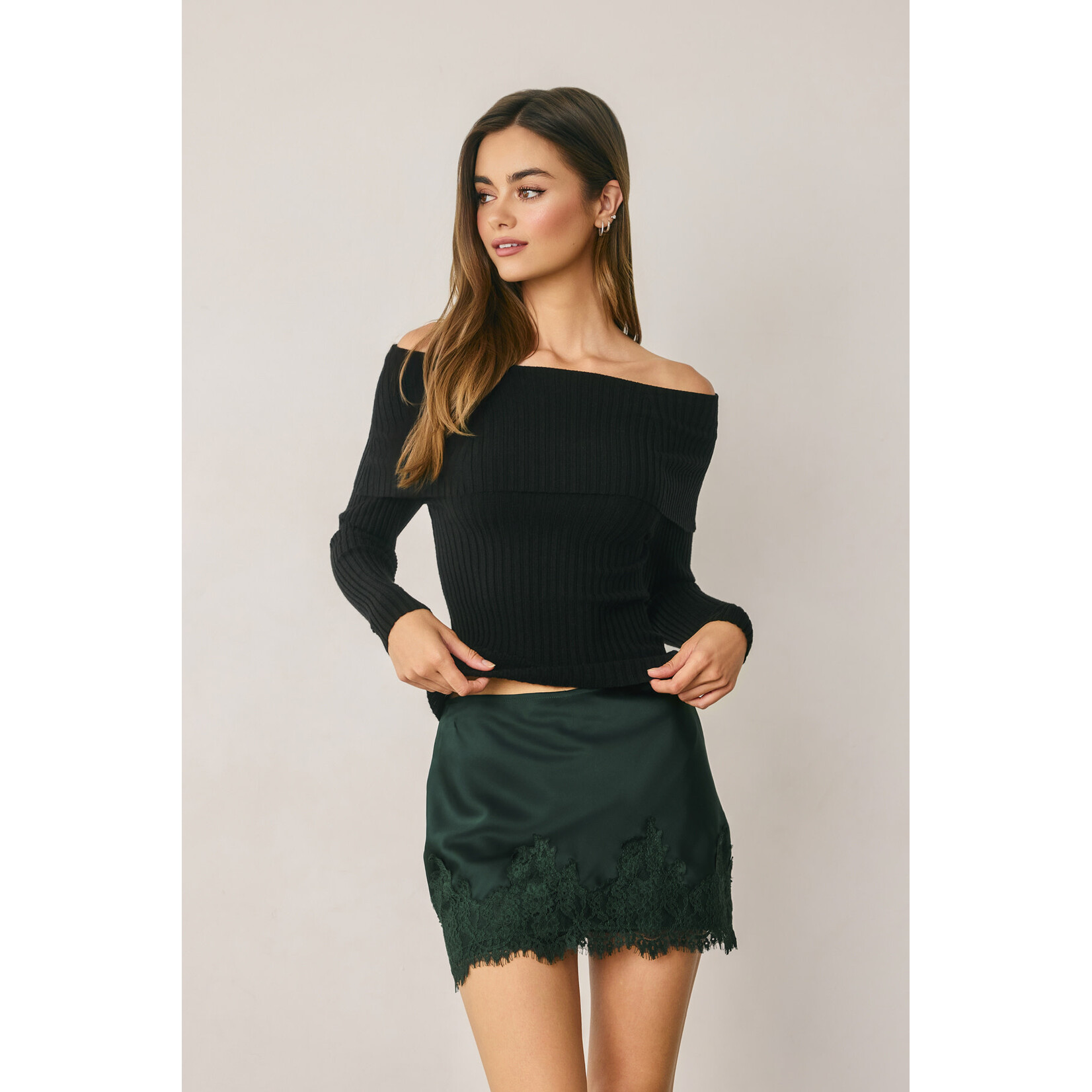AVAILABLE IN BLACK AND GREEN