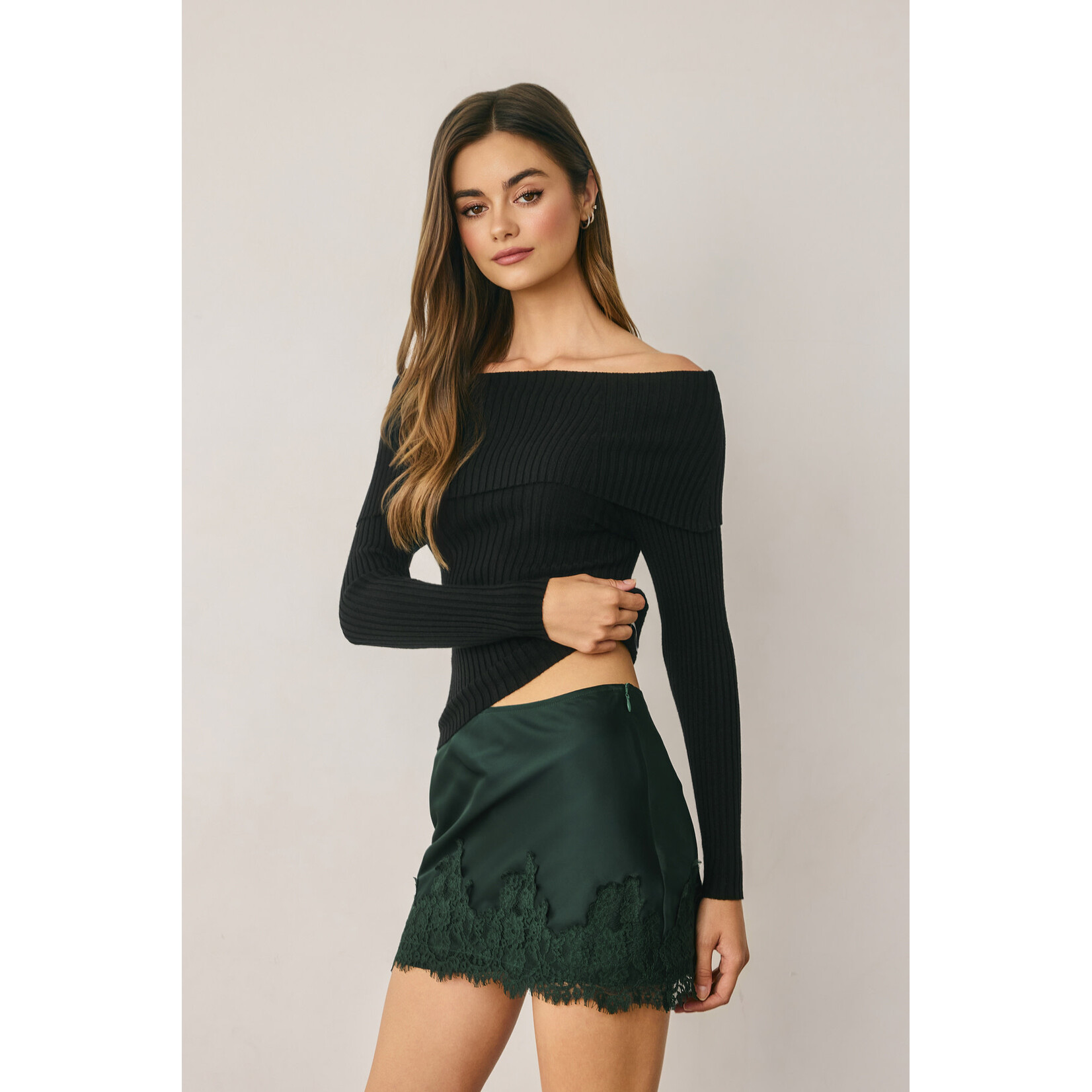 AVAILABLE IN BLACK AND GREEN