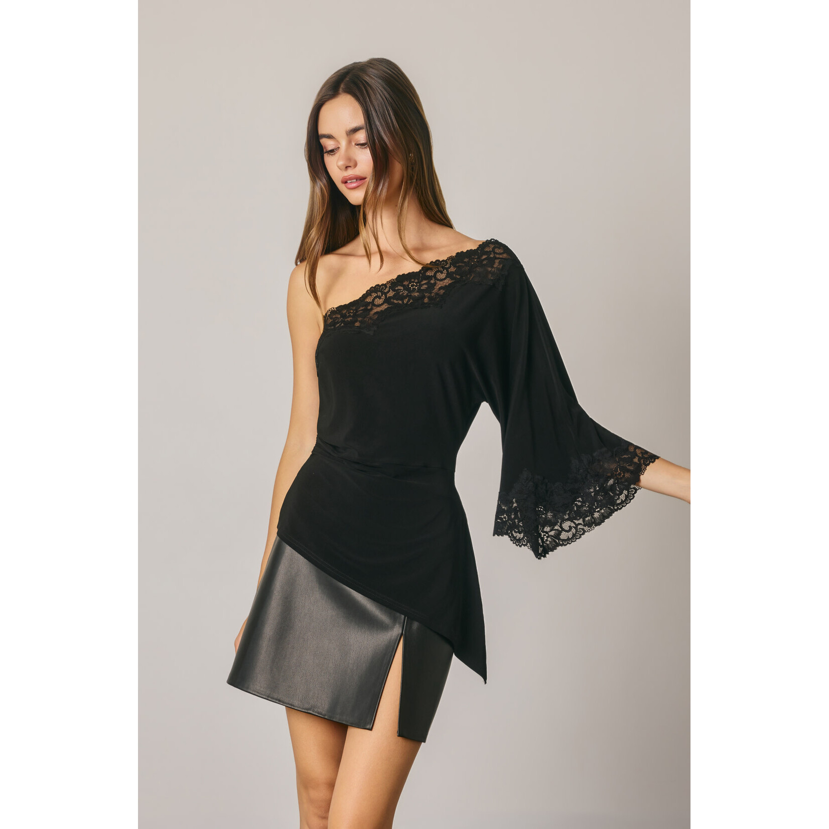 AVAILABLE IN BLACK AND MERLOT