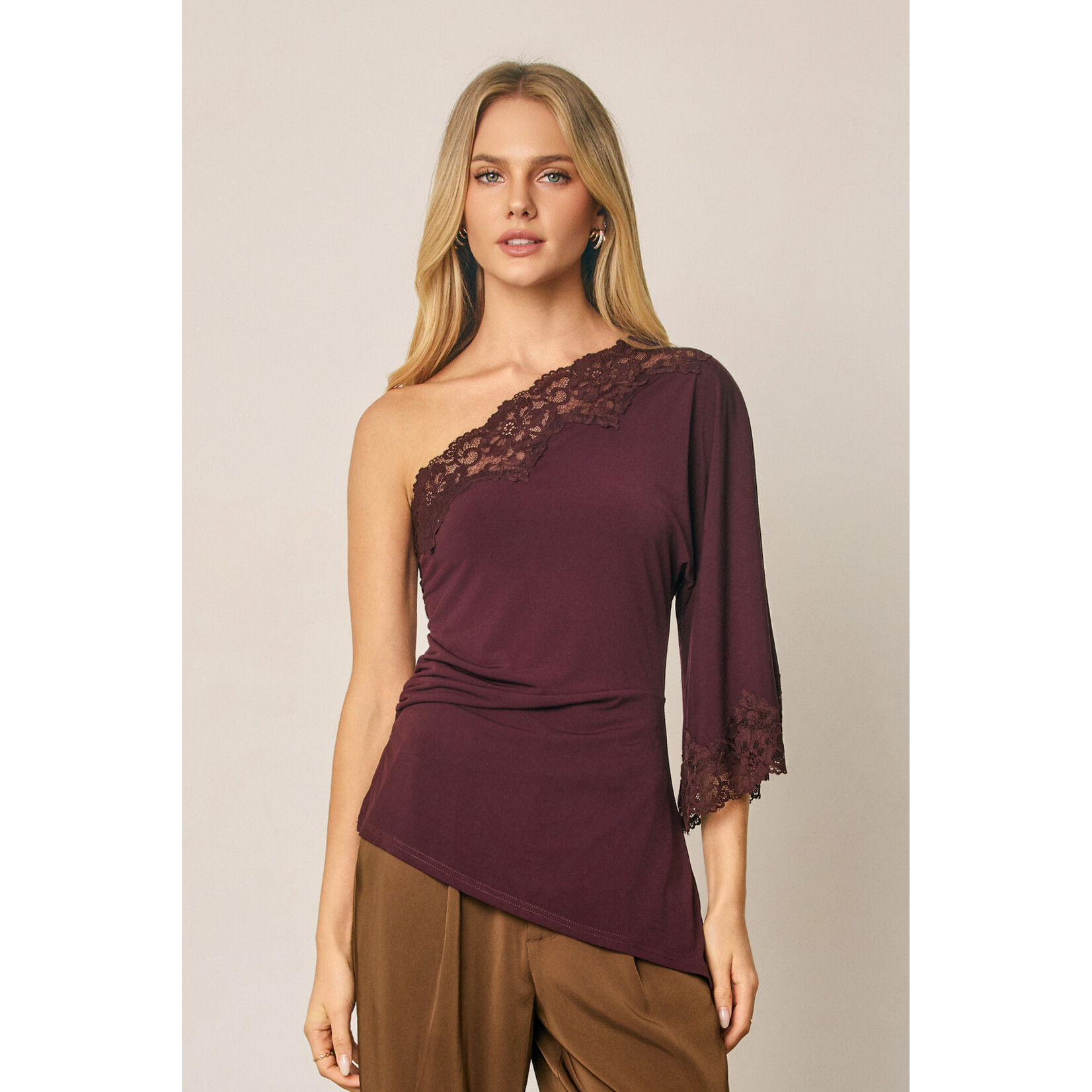 AVAILABLE IN BLACK AND MERLOT