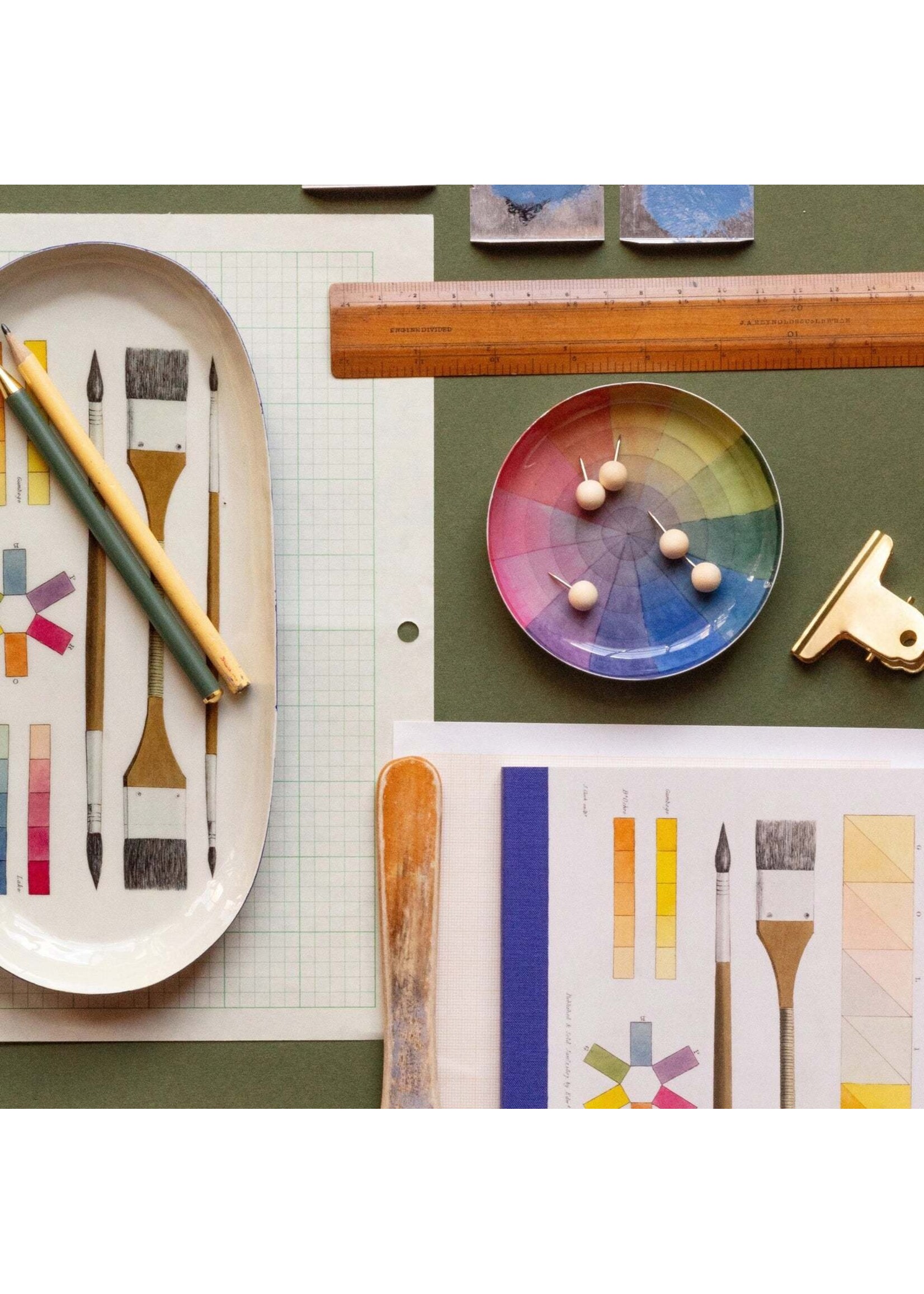 Rommytown Vintage Colour Wheel Round Enamel Tray