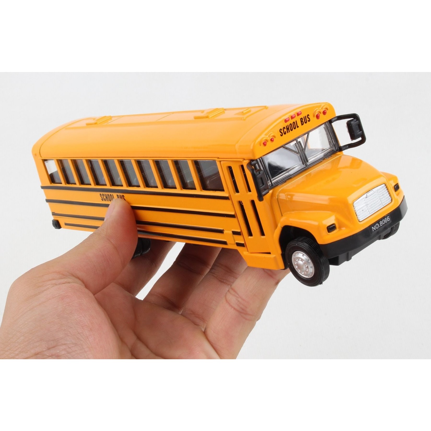 Daron Worldwide Road Marks Pullback School Bus 7.5"