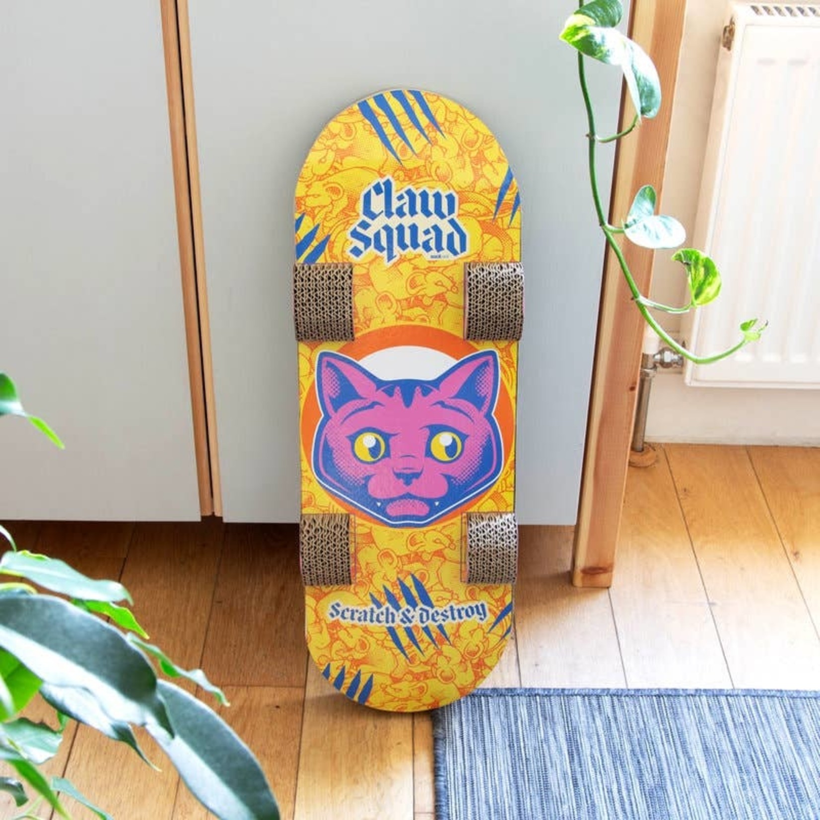 SUCK US Skateboard Cat Scratcher