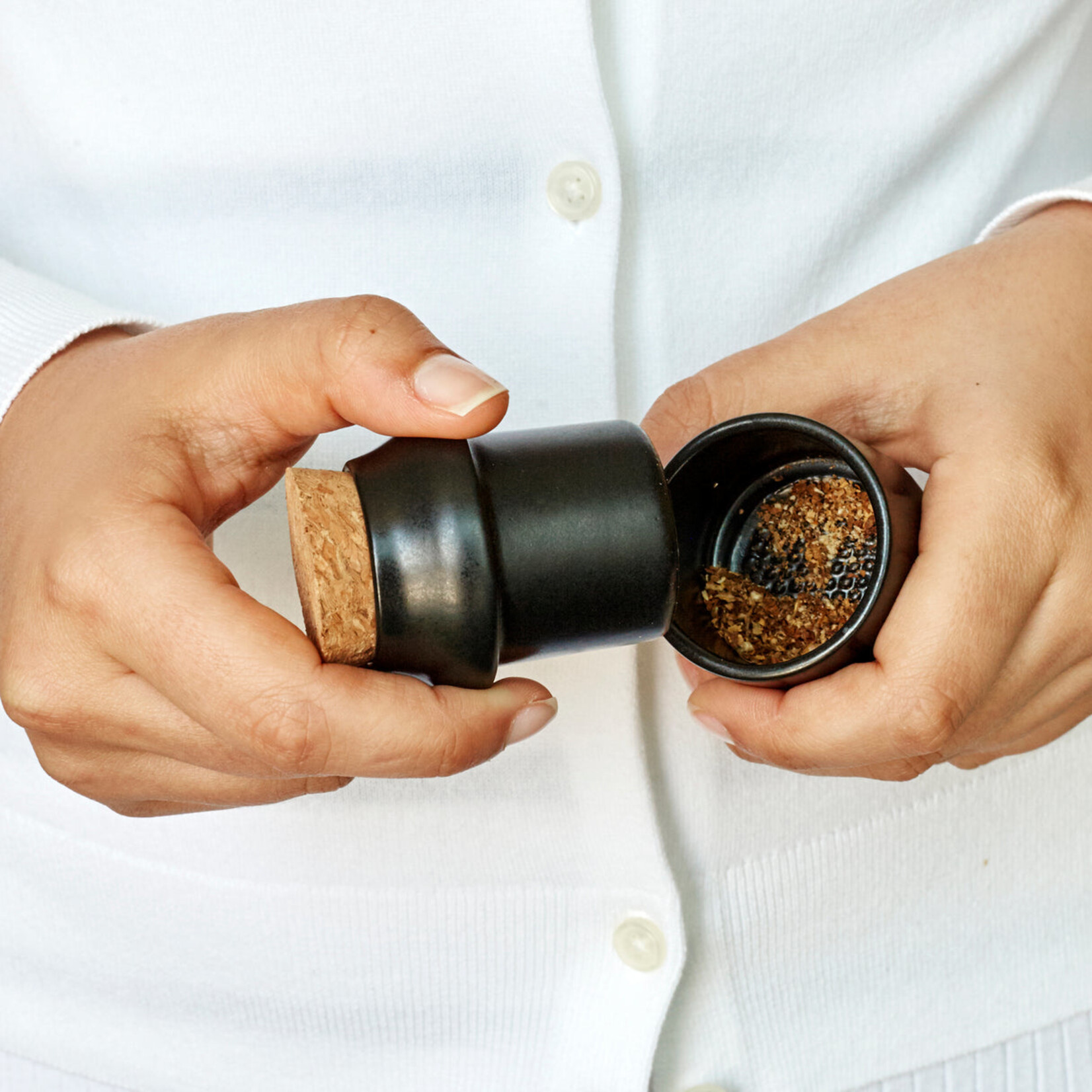 HERB GRINDER + JAR SMALL BLACK