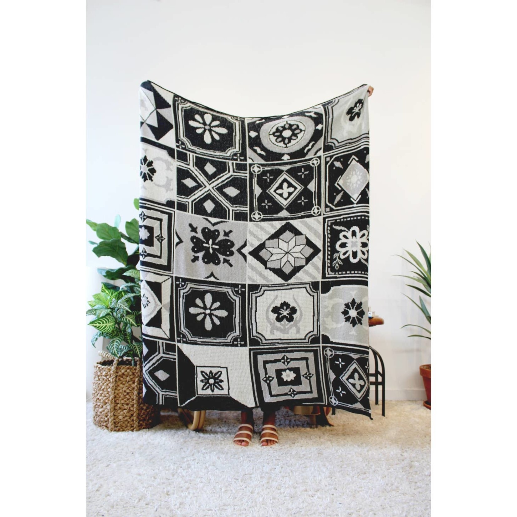 Calhoun & Co. Portugal Tile Knit Blanket