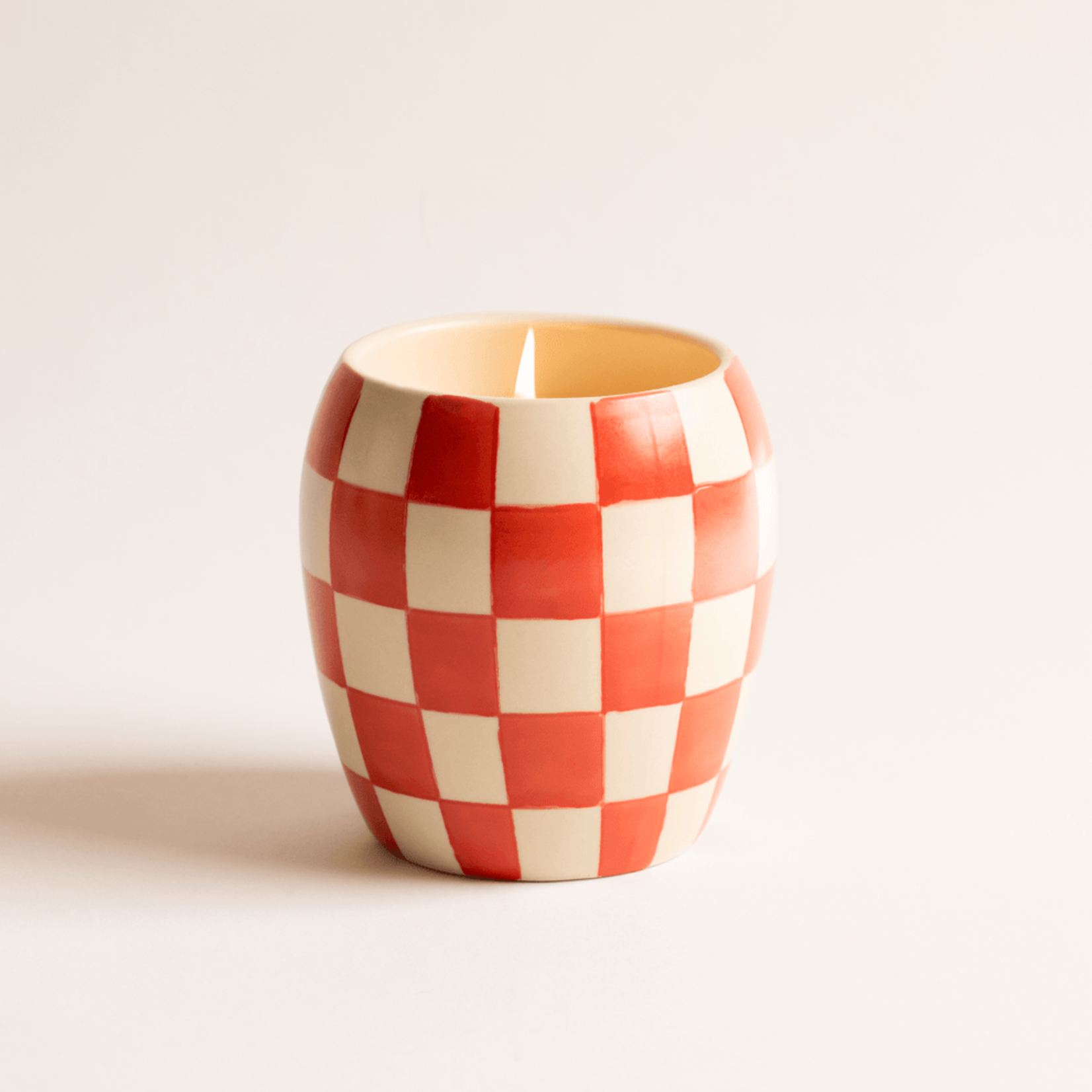 Paddywax CHECKMATE 11 OZ RED CHECKERED PORCELAIN VESSEL - ROSE + SANTAL