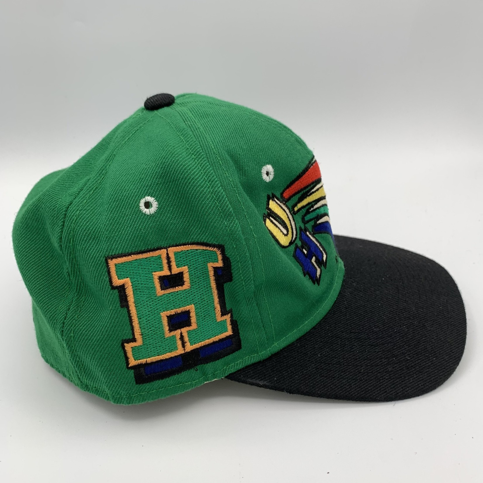 Mission Zero Vintage Collectors University of Hawaii Fitted Sz.7