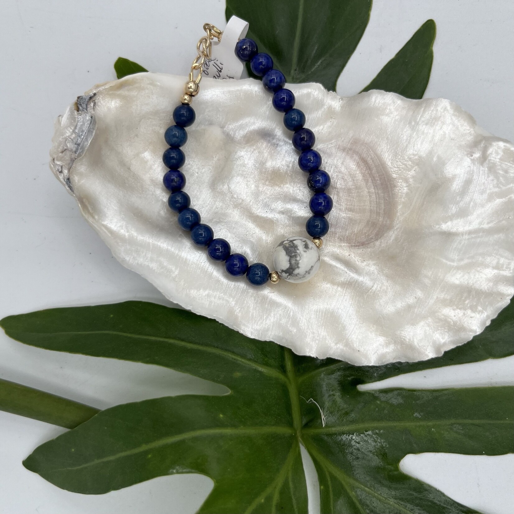 Shell Of A Life Howlite & Lapis Lazuli Bead Bracelet