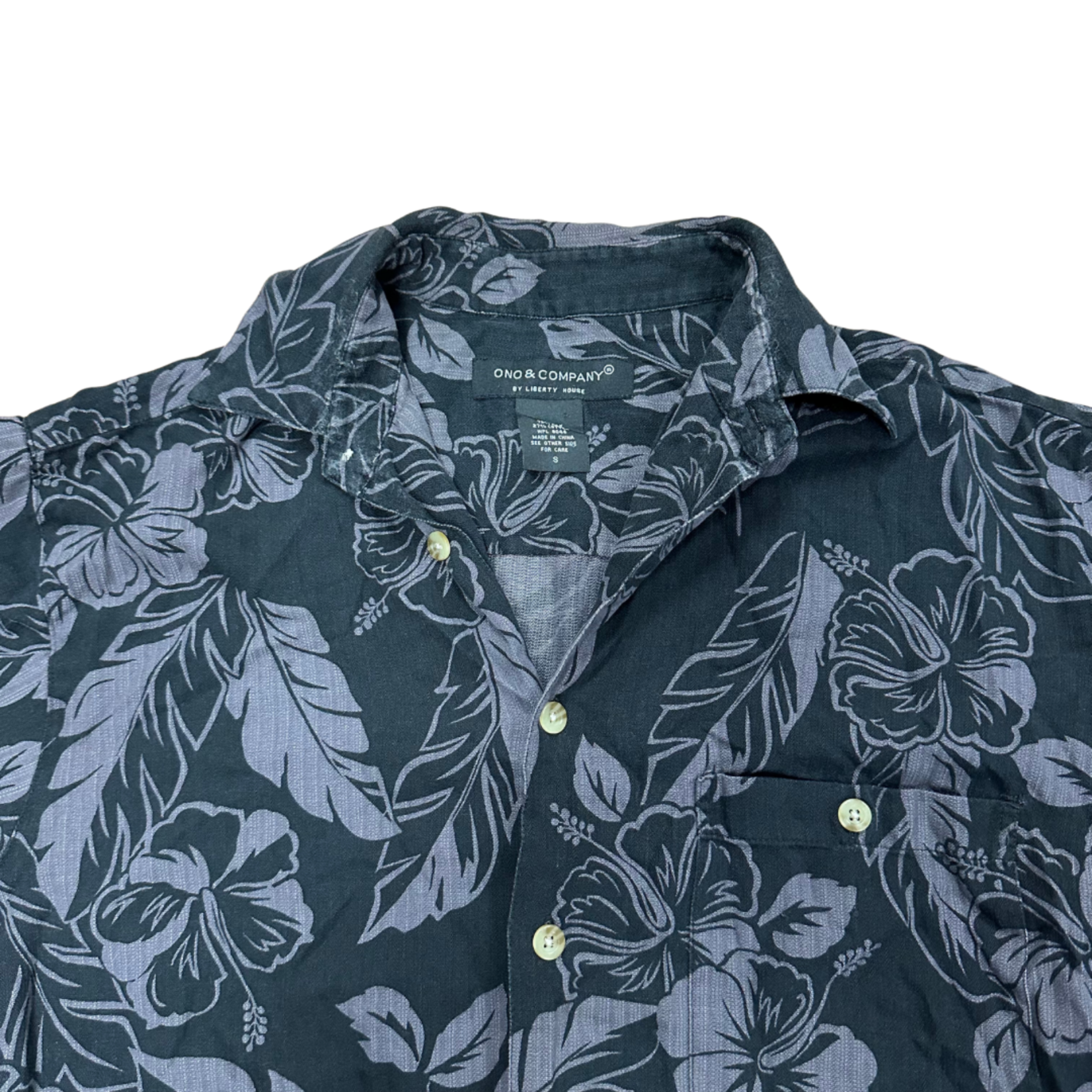 Mission Zero ReLoved Men’s Aloha Shirt - Ono & Co. By Liberty House - 73% Silk Blend Hibiscus Banana Leaf Print - Small