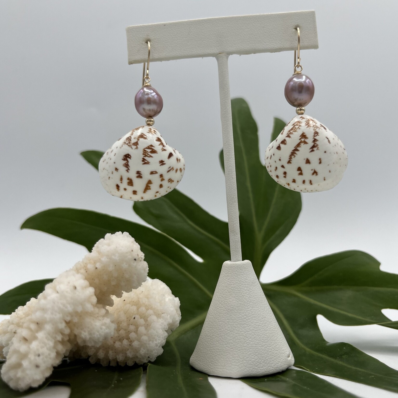 Shell Of A Life Pink Edison Pearl + Hieroglyph Oahu Shell RARE Earrings