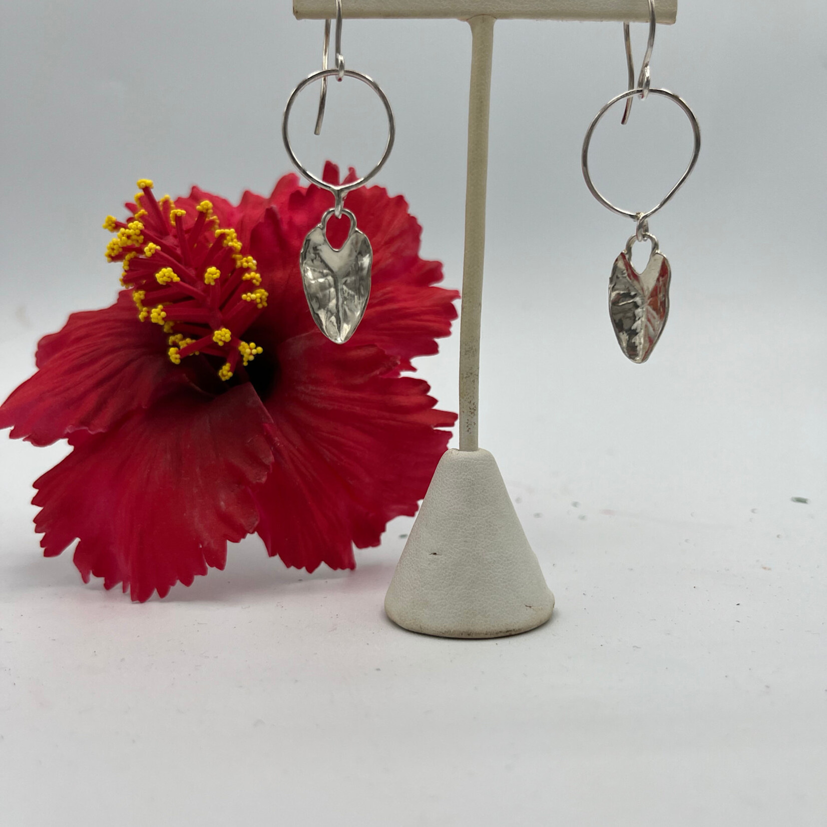 Shell Of A Life Double Hoop Taro Leaf SS Earrings