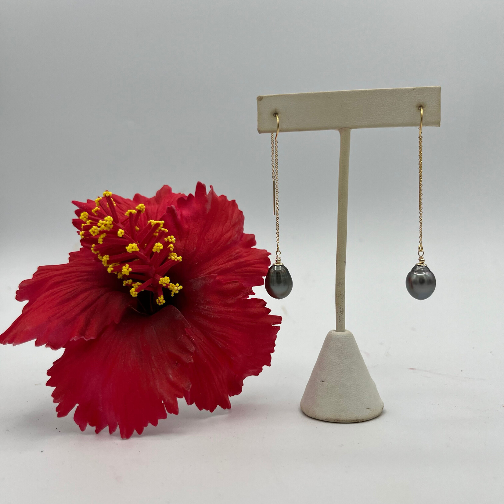 Shell Of A Life Lariat Style w/ Tahitian Pearl Earrings