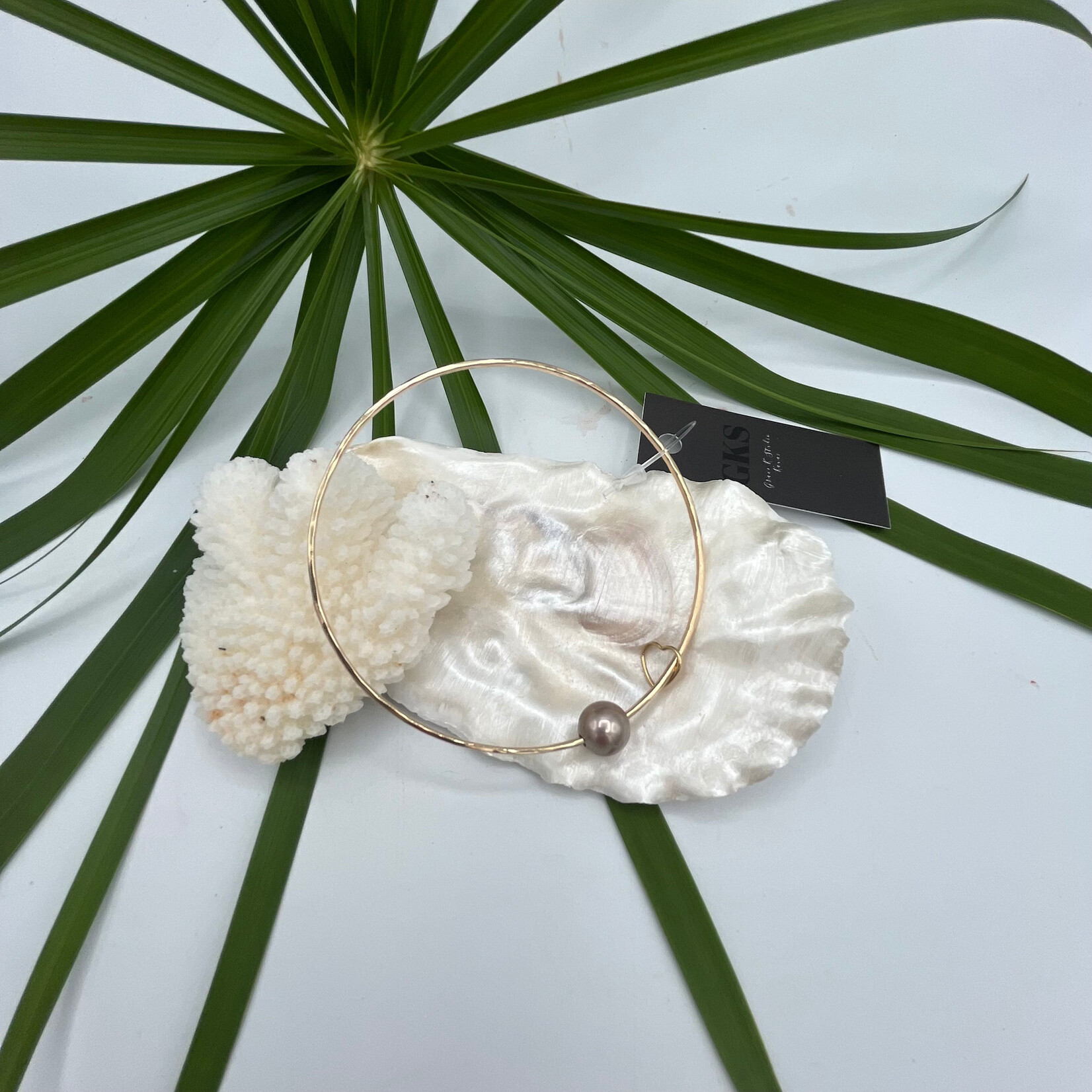 Shell Of A Life GKS FW Edison Pearl + Heart Charm Bangle GF - Size 9