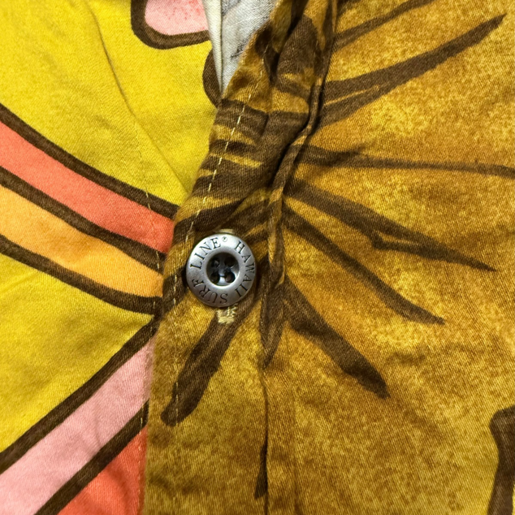 Mission Zero Men's Vintage Aloha Shirt - Surfline Hawaii- Yellow Flower power metal buttons - M