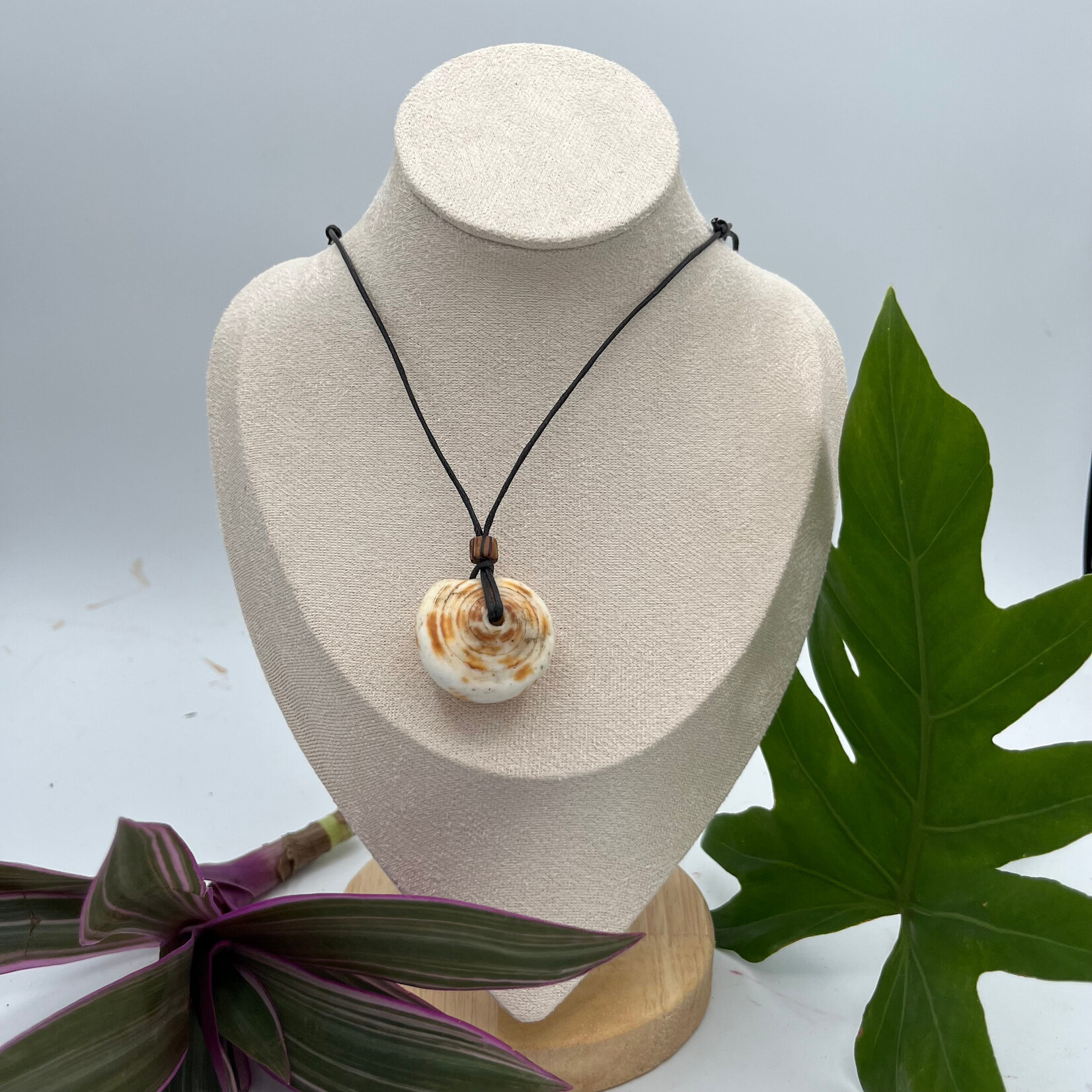 Mission Zero ReLoved - Large Kauai Puka Necklace