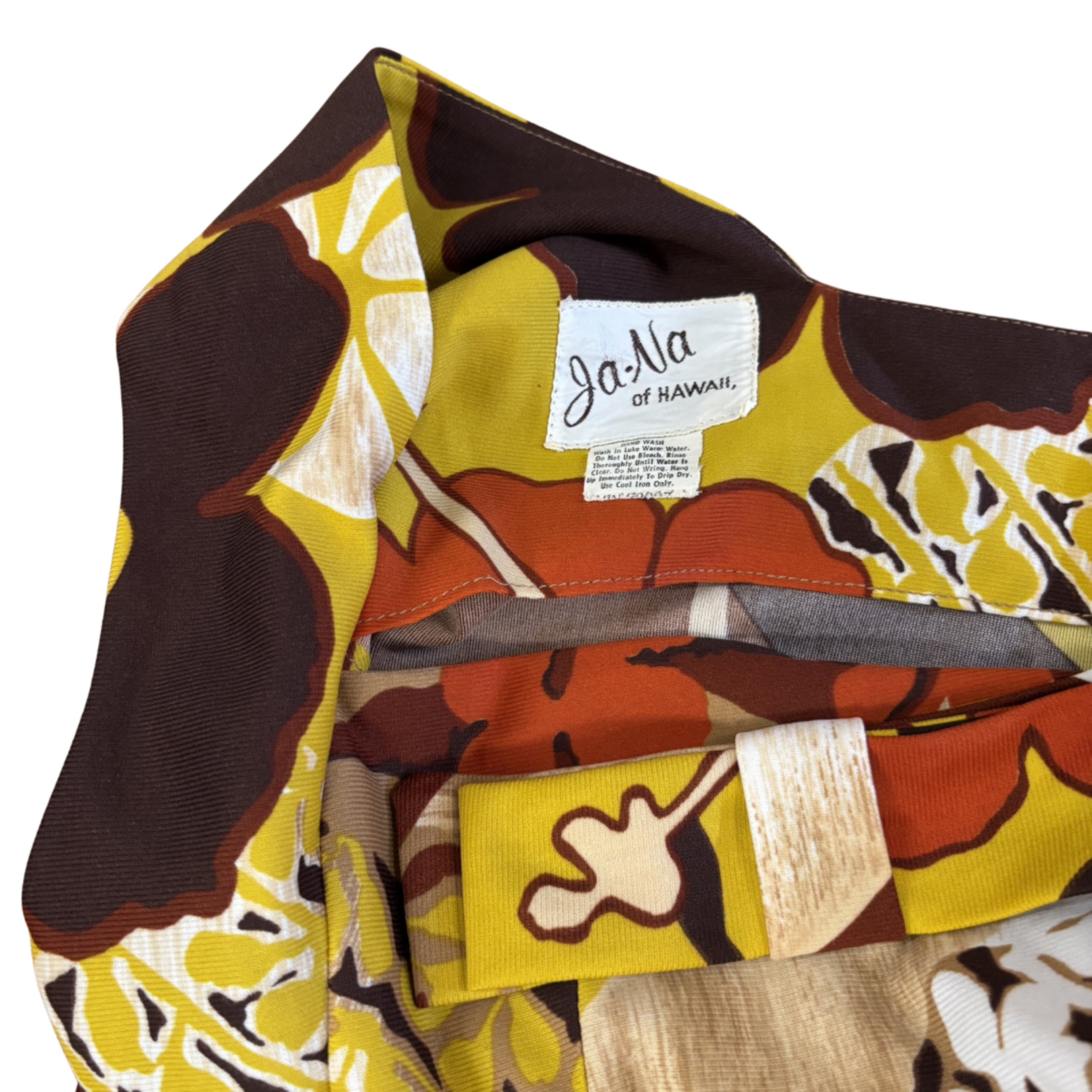 Mission Zero Women's Vintage Mu’umu’u - Ja Na - 70s Tiki Bow Front Hibiscus - Medium/Large