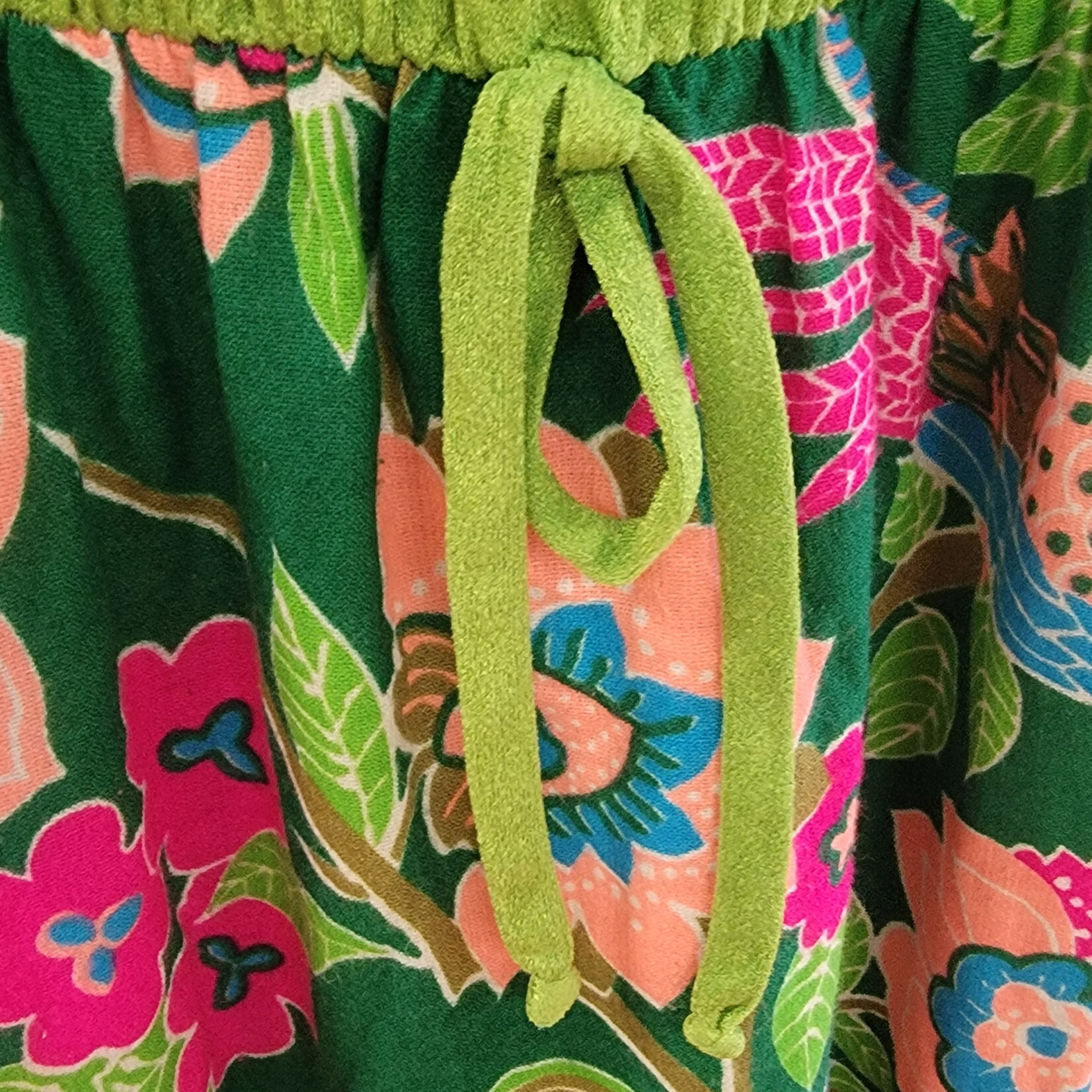 Piazza Art Vintage Empire Waist Dress - Peacocks & Floral on Green - Medium