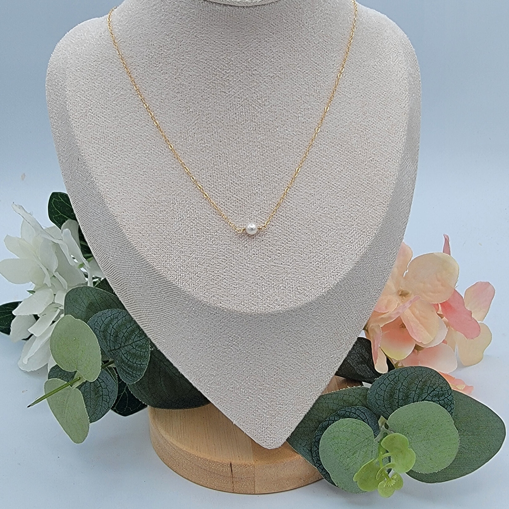 Kione’s Prism Jewelry Solitare FW White Pearl 5mm + 14kt Yellow GF Necklace