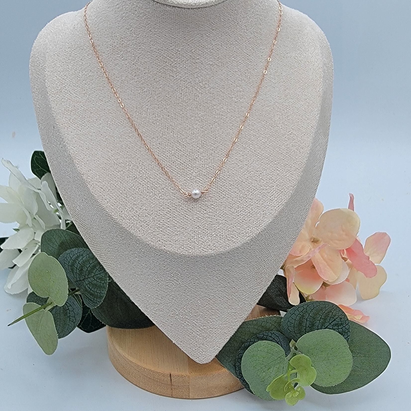 Kione’s Prism Jewelry Solitare FW White Pearl 5mm + 14kt Rose GF Necklace