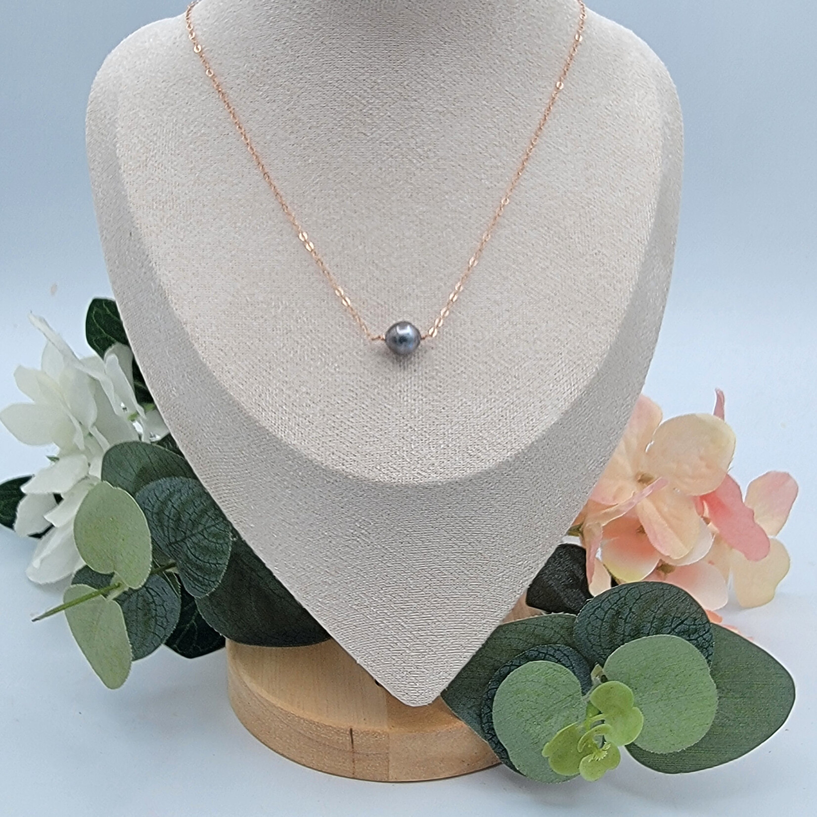 Kione’s Prism Jewelry Tahitian Solitare Pearl 10mm + 14kt Rose GF Necklace