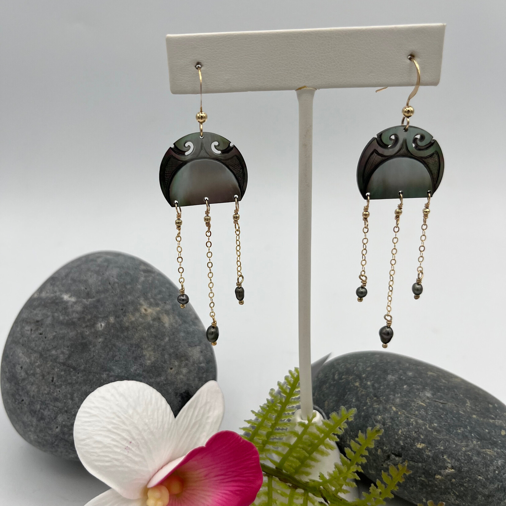 GKS - Grace K Studio Nuku Hiva Tahitian Mother of Pearl +Tahitian Keshi Pearl GF Earrings