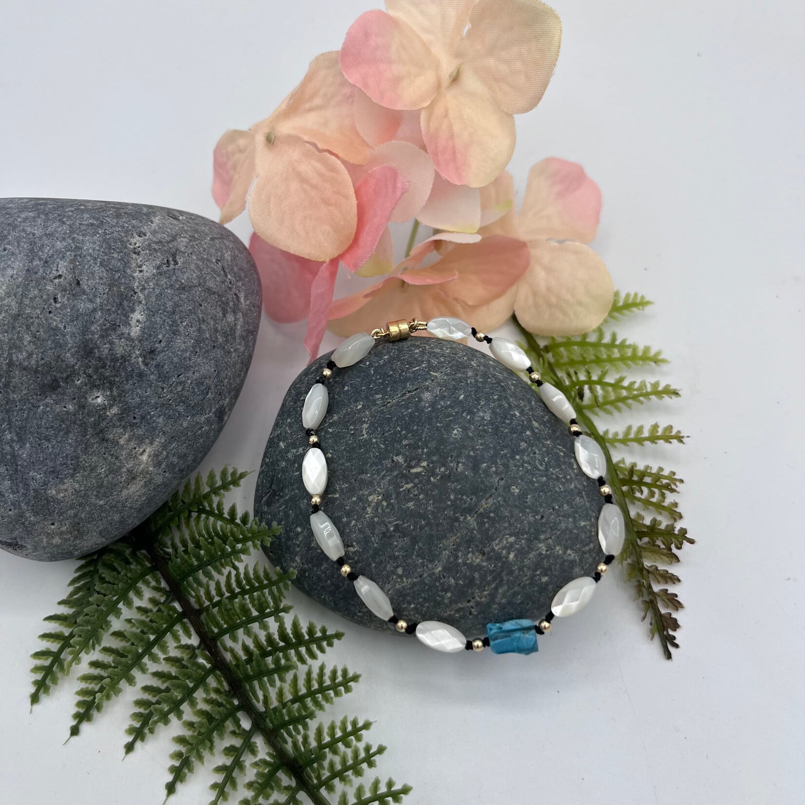 GKS - Grace K Studio Blue Apatite + MOP Beads Silk Knotted + Magnetic Clasp Bracelet Sz 7