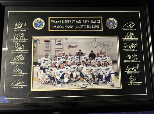 WAYNE GRETZKY AUTHENTIC WAYNE GRETZKY FANTASY CAMP XI SIGNED PHOTO
