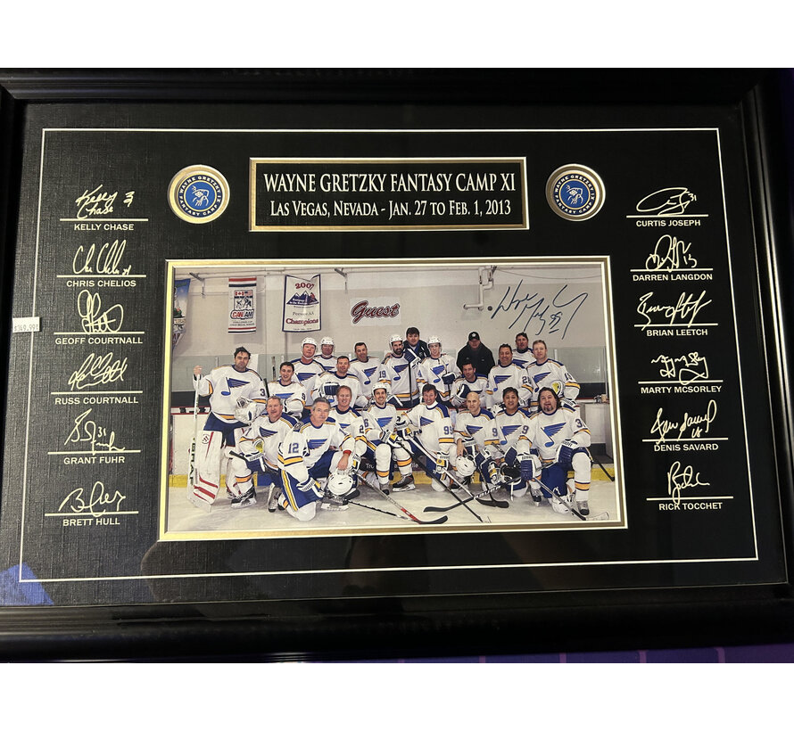 WAYNE GRETZKY FANTASY CAMP XI SIGNED PHOTO