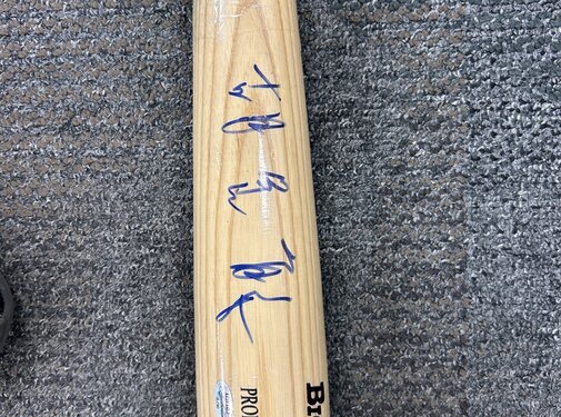 CHIN LUNG HU SIGNED BAT