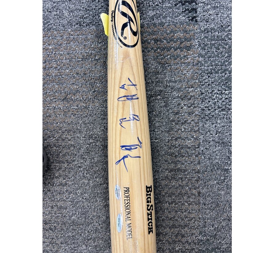 CHIN LUNG HU SIGNED BAT