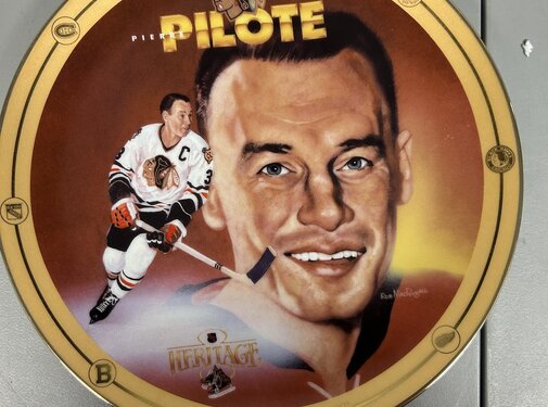 THE BRADFORD EXCHANGE PIERRE PILOTE LEGENDS OF HOCKEYS GOLDEN ERA COMMEMORATIVE PLATE