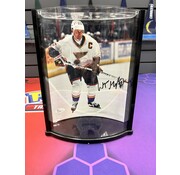 WAYNE GRETZKY AUTHENTIC WAYNE GRETZKY AUTOGRAPHED PHOTO IN CASE