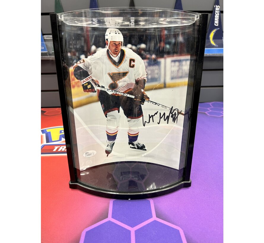 WAYNE GRETZKY AUTOGRAPHED PHOTO IN CASE