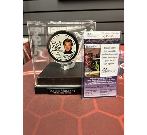 WAYNE GRETZKY AUTHENTIC WAYNE GRETZKY SIGNED LA KINGS PUCK  JSA COA LIMITED EDITION