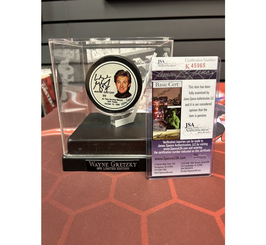 WAYNE GRETZKY SIGNED LA KINGS PUCK  JSA COA LIMITED EDITION