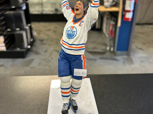 MCFARLANE MCFARLANES WAYNE GRETZKY 1984 STANLEY CUP WINNER SIGNED FIGURE